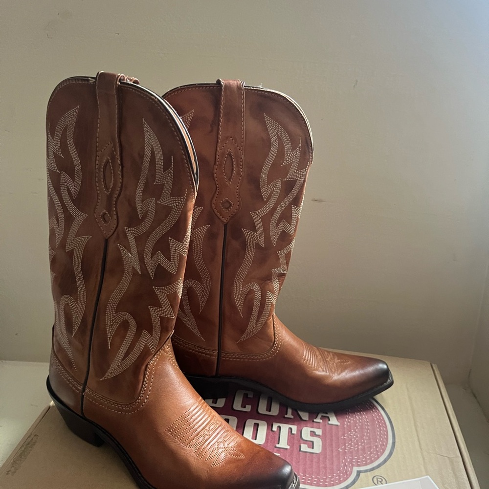 Posh Heeled Boots in Brown and Cream with Classic Elegance